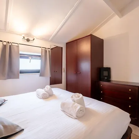 Reynaertpark With Parking By Interhome * ברדנה
